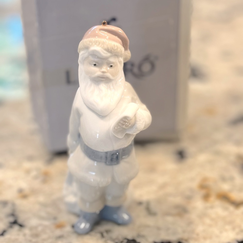 Lladro classic Santa Claus, #5842, glazed finish, with box, porcelain
